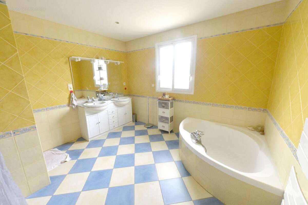 Maison à MESCHERS-SUR-GIRONDE
