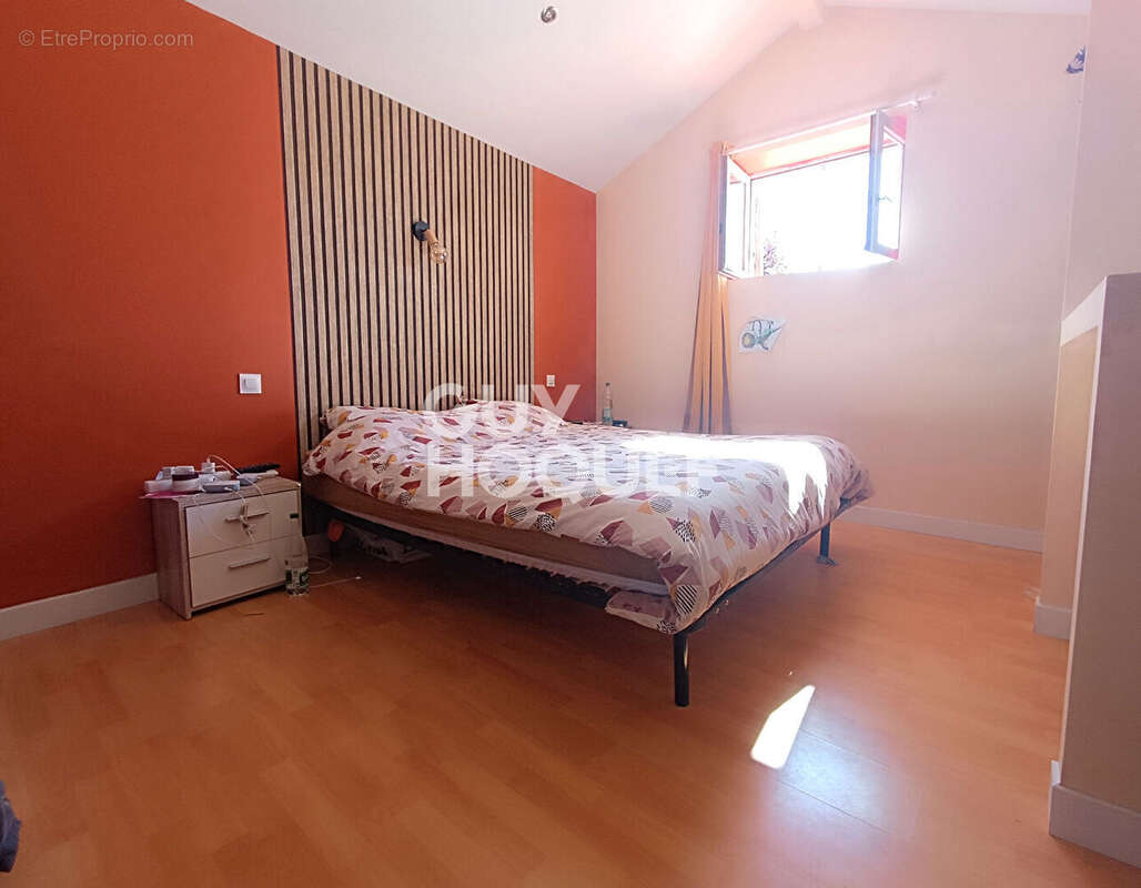 Maison à CHAMBOST-LONGESSAIGNE