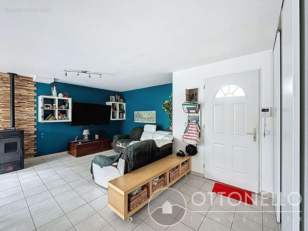 Maison à ROQUEBRUNE-SUR-ARGENS