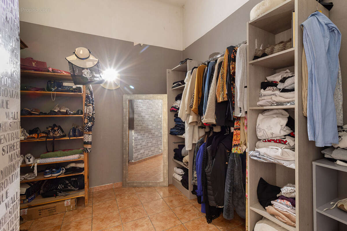 Maison 7 pièces sur 800m2 parcelle 13015 Marseille - photo 7