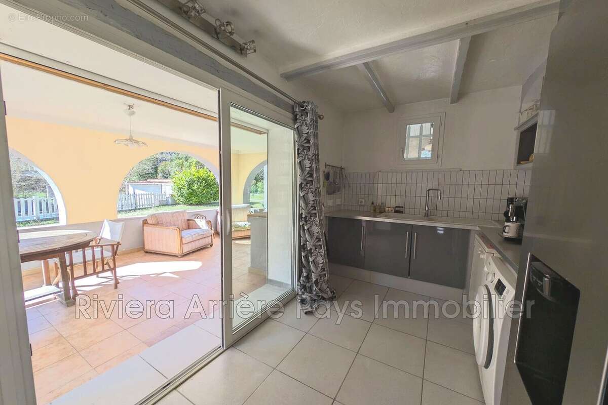 Maison à PUGET-THENIERS