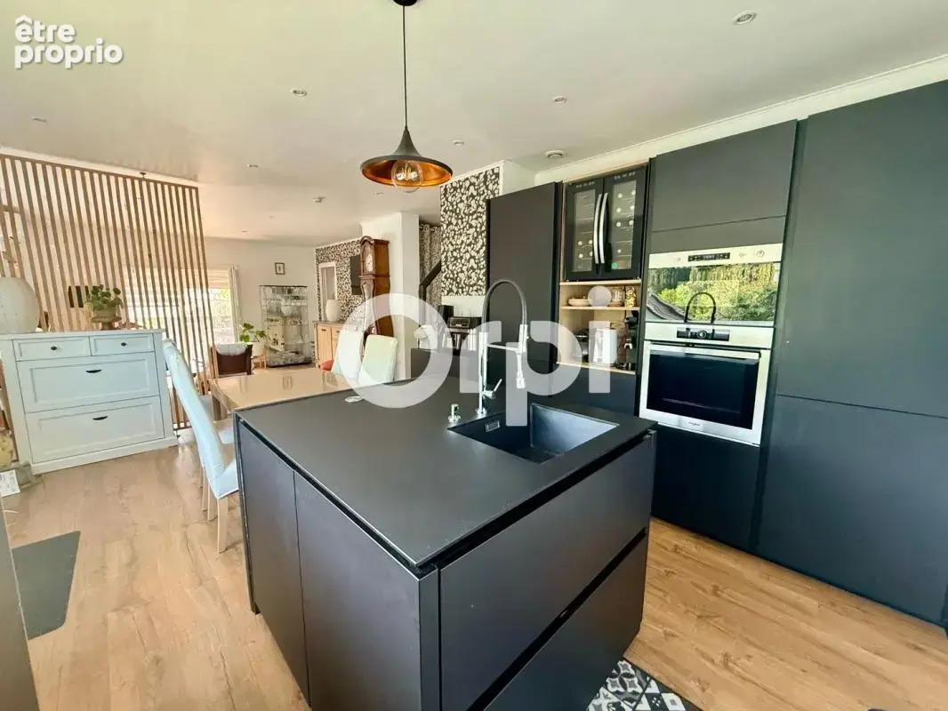 Ensemble immobilier avec habitation principale, dépendance et revenu locatif – Terrain de 1 004 m²

ALLEVARD-LES-BAINS – 38580 - photo 11