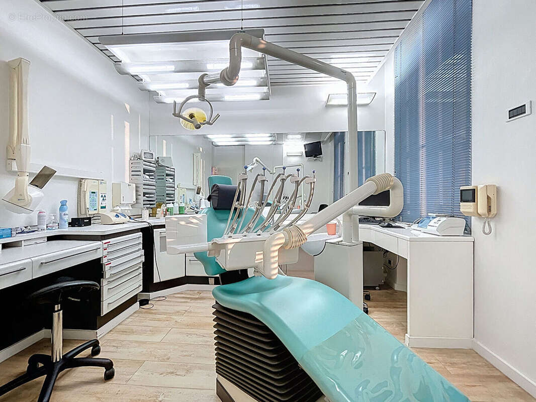 Commerce à MARSEILLE-8E