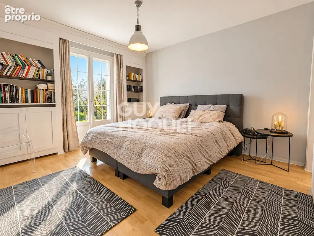 Ecole Valentin, maison 6 chambres, terrain 26 ares - photo 11