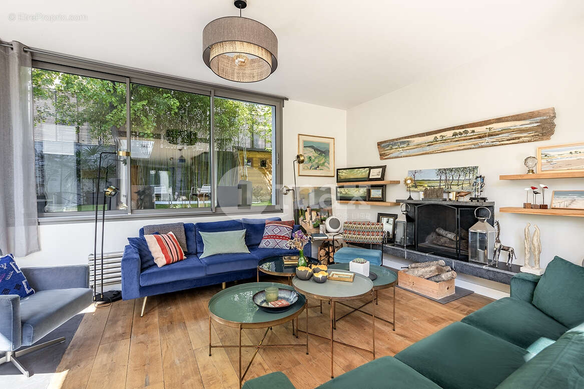 Maison à COURBEVOIE