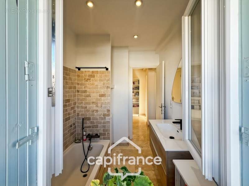 Appartement à HYERES