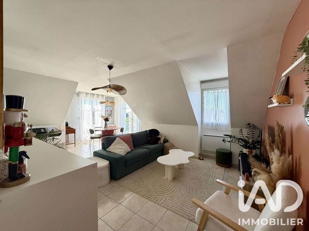 Appartement 51 m² à La Ville-Aux-Dames  - photo 4
