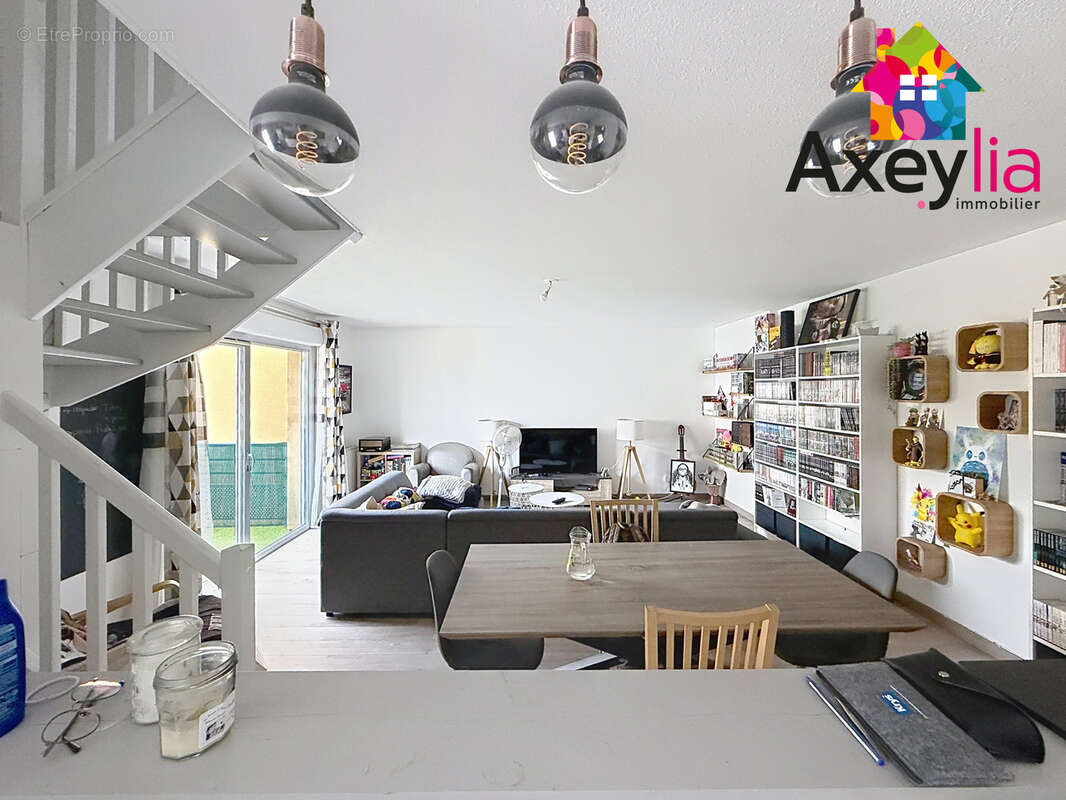 A vendre - roanne - appartement t5, en duplex avec 4 chambres, stationnement, cave et terrasse - photo 4