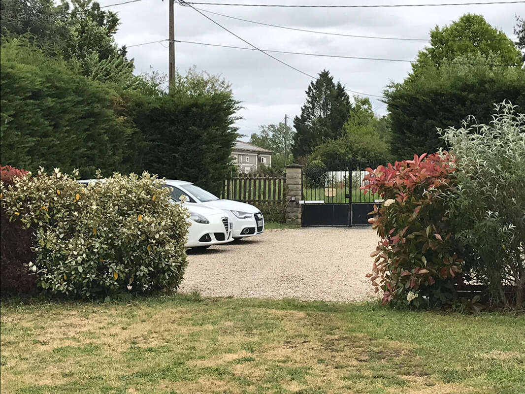 ensemble immobilier à MENESPLET - photo 3