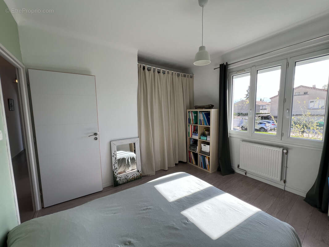 Maison à GUILHERAND-GRANGES