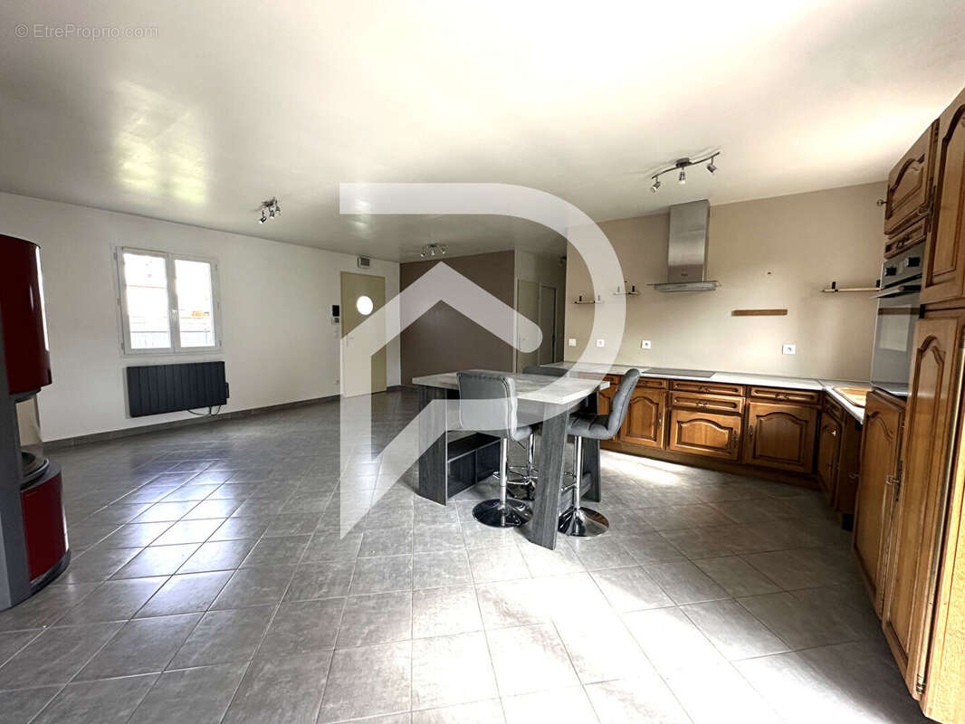 Maison à LA CHAUSSEE-D&#039;IVRY