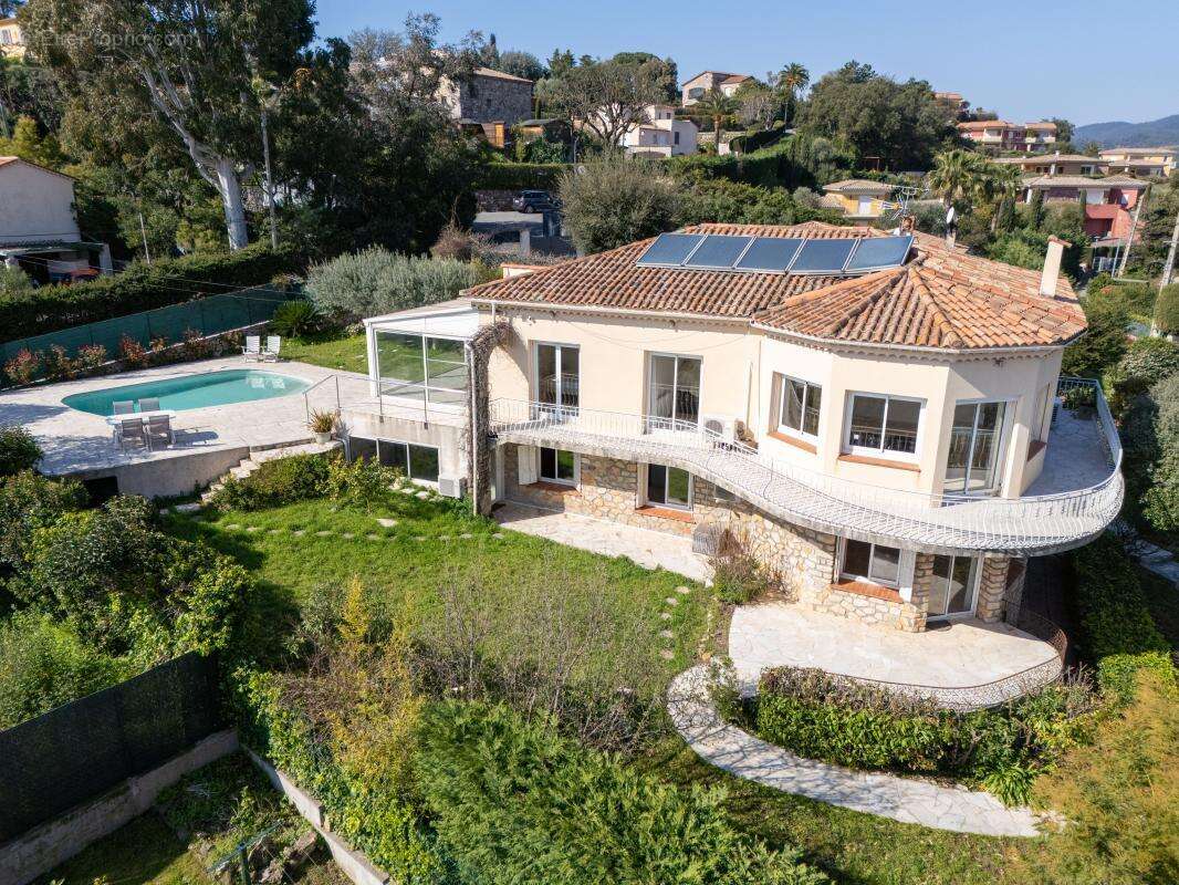 Maison à MANDELIEU-LA-NAPOULE