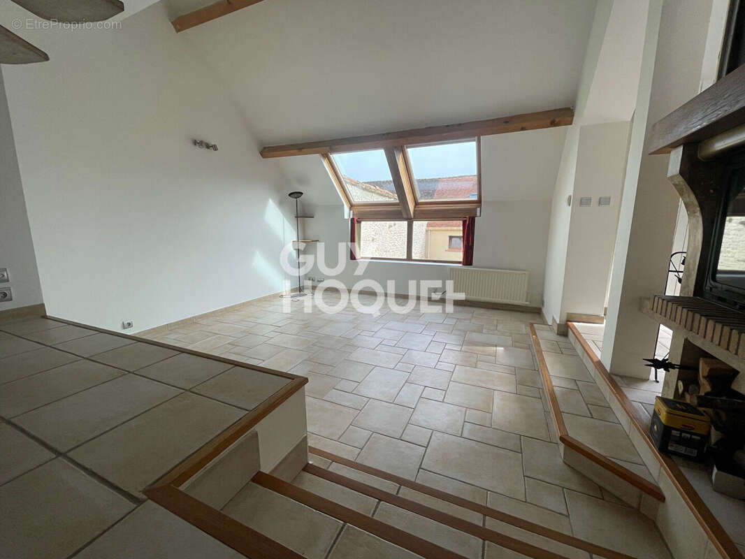 Maison à LA CHAPELLE-LA-REINE