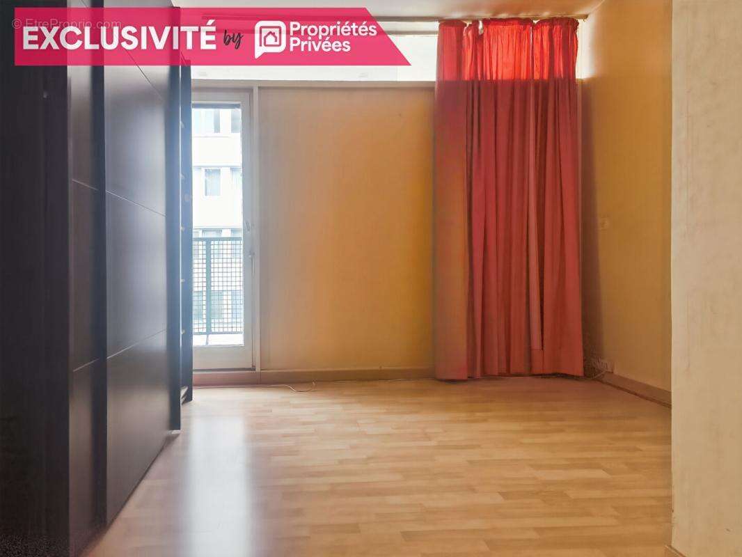 Tourcoing Secteur Ma Campagne, Appartement de type 2 de 64.43 avec cave et place de parking...m2 - photo 5