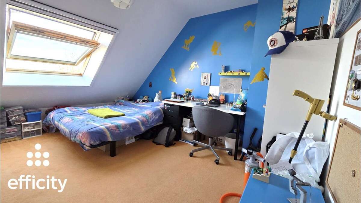 Maison à MONTREUIL-LE-GAST