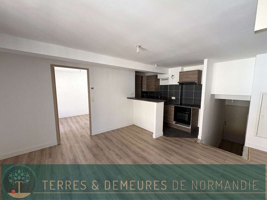 Appartement en Duplex de 63,18 m² situé au coeur du centre-ville de Dieppe, proche de la plage et du port, en Normandie - photo 2