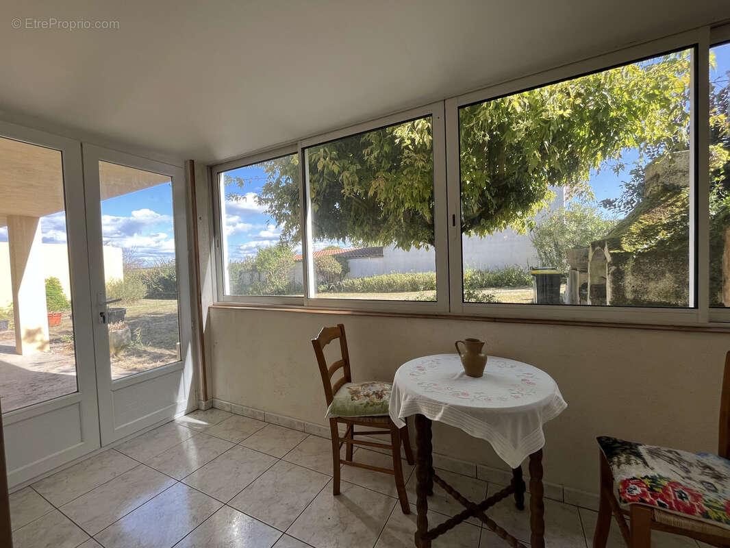 Maison à MORTAGNE-SUR-GIRONDE