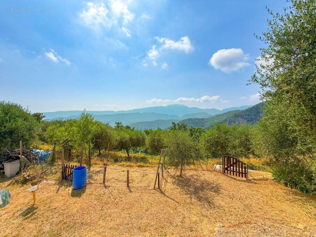 Bâtisse de 180,30 m², 3 appartements + Terrain 34 443 m² - photo 36