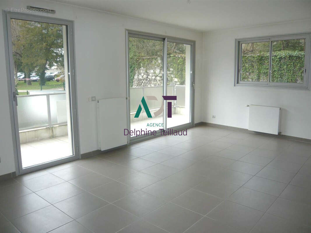 pièce de vie - Appartement à LA TRONCHE