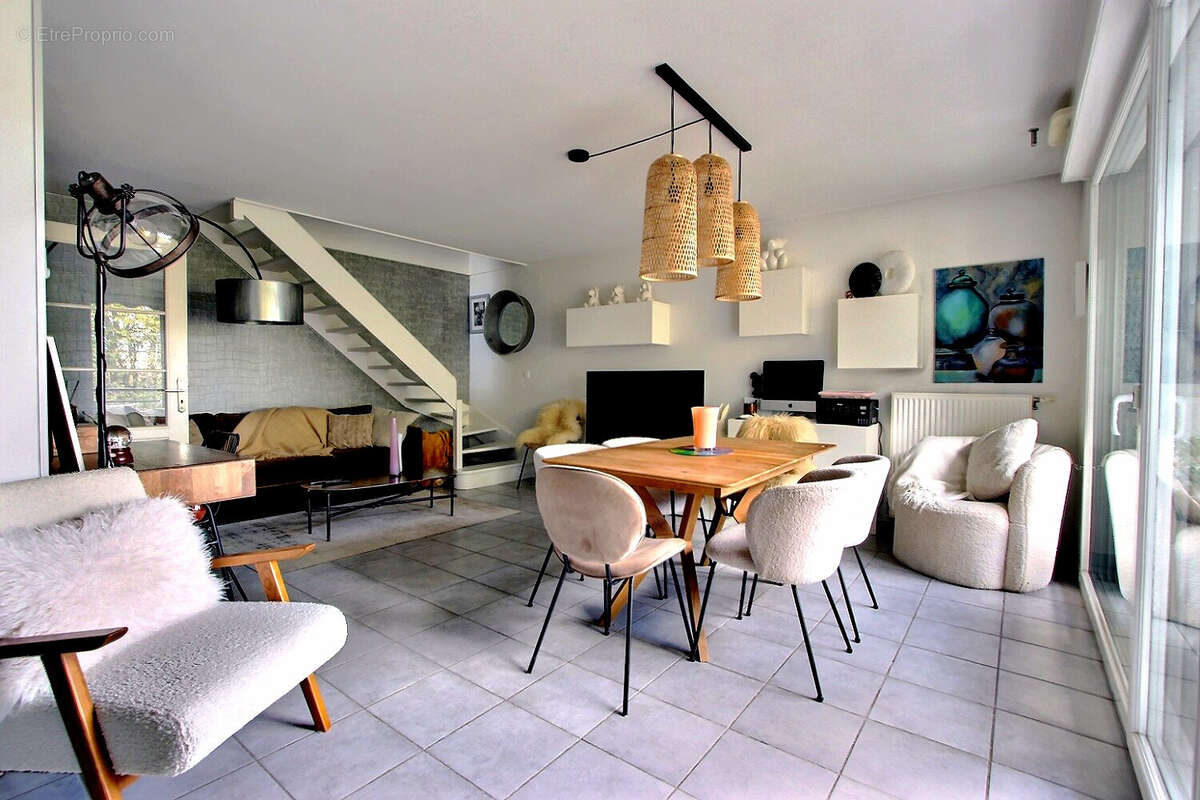 Appartement à POISY