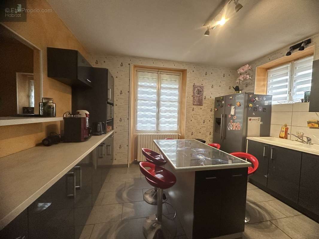 Maison à SAINT-SANTIN-DE-MAURS