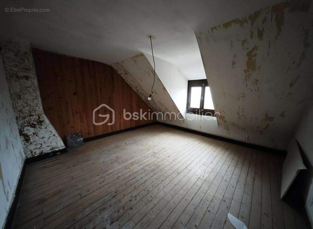 Maison familiale de 155 m² – 4 chambres – Fort potentiel – Centre de Rugles - photo 16