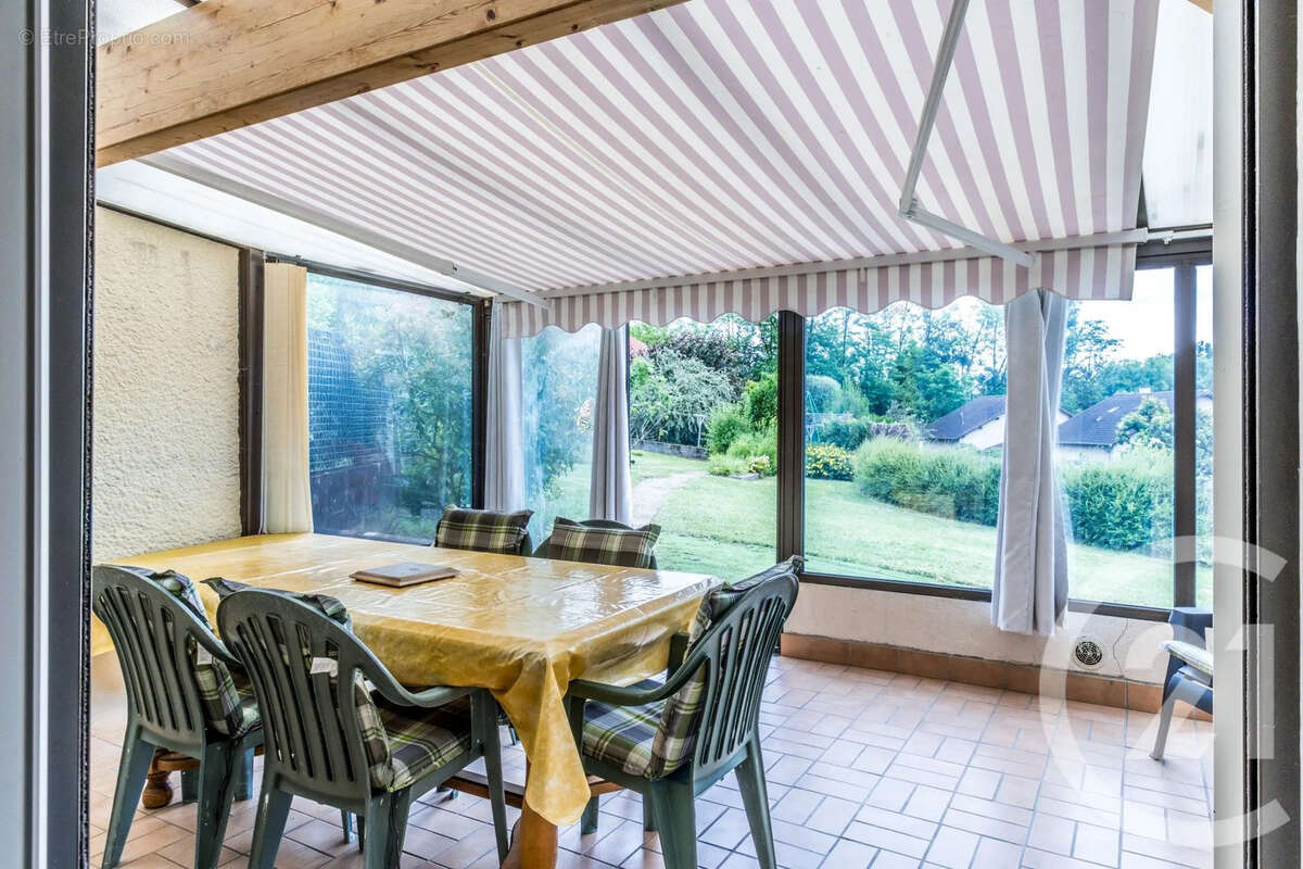 Maison à JASSANS-RIOTTIER
