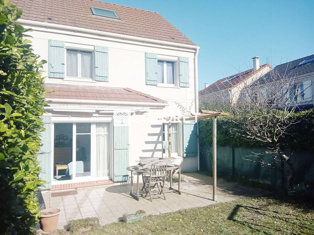 Maison à THIAIS