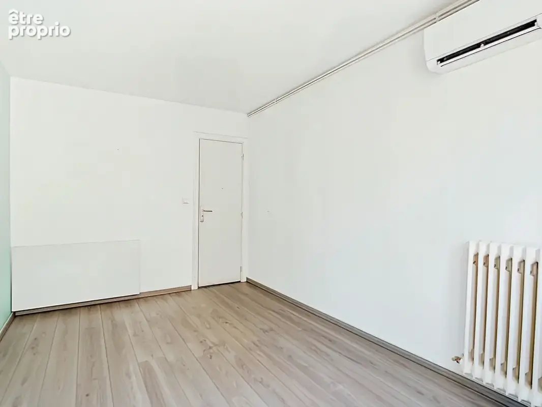 À vendre Secteur Cinq Avenues Appartement T3 + Place de parking 13004 Marseille - photo 8