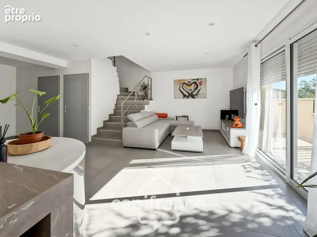 Maison à vendre avec garage, jardin, terrasse, place de parking, 3 chambres à SALAISE SUR SANNE (38) - photo 5