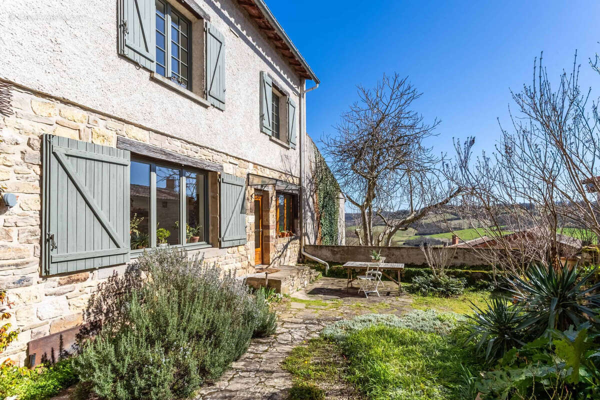 Maison de village avec atelier, annexe et jardin - photo 5