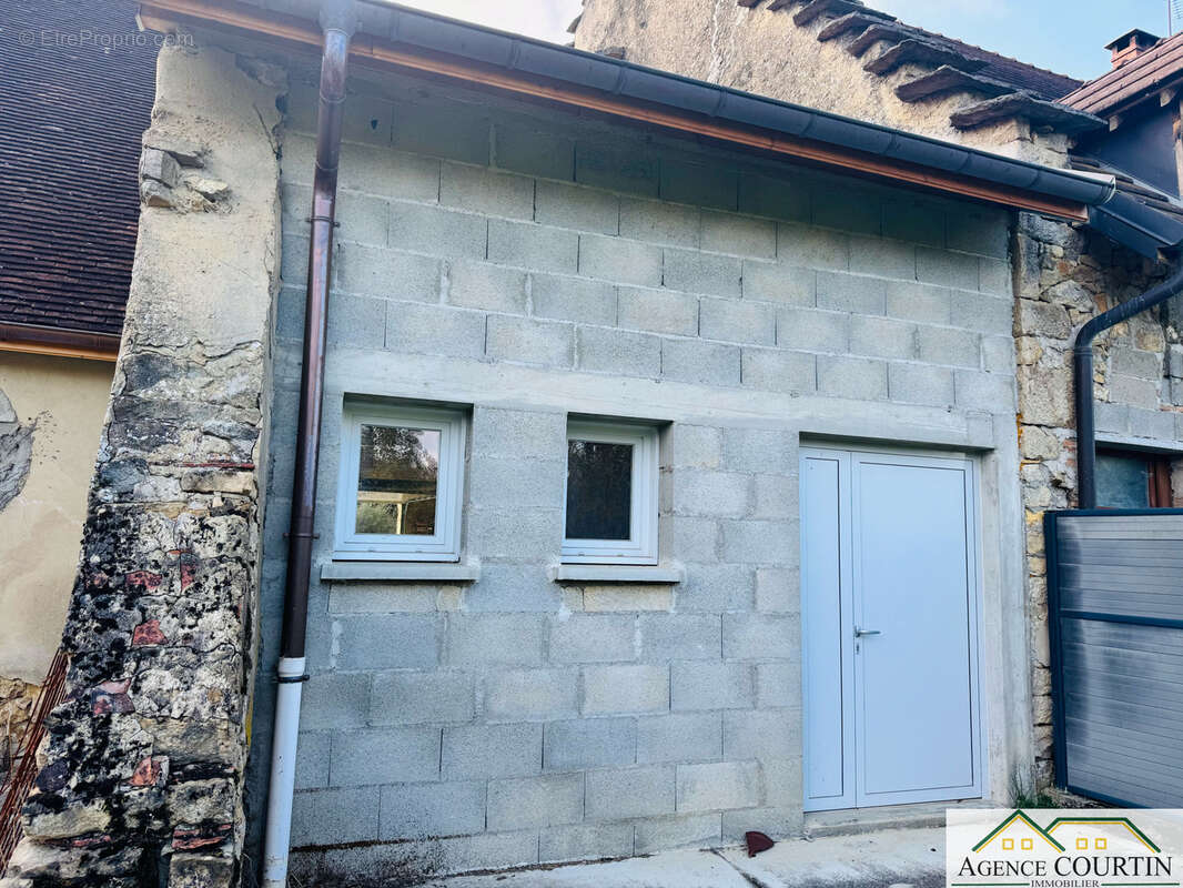 Maison à RUFFEY-SUR-SEILLE