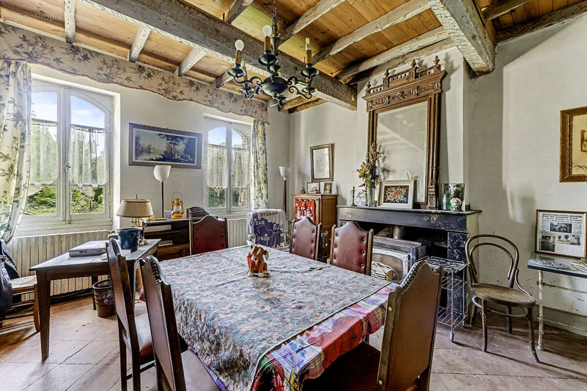 Maison familiale avec dépendances et grand terrain - Labastide-Saint-Pierre (82370) - photo 3