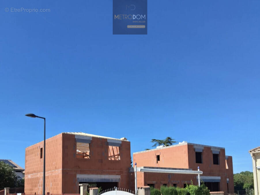 Maison à SAINT-BRES