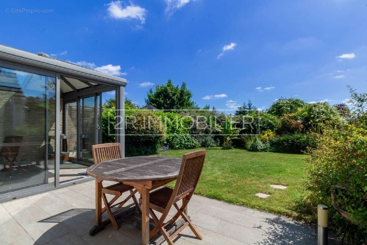 Maison à SAINT-THIBAULT-DES-VIGNES