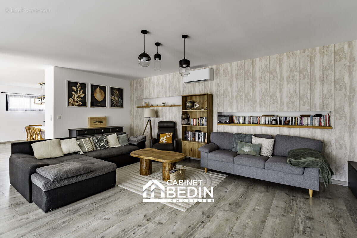 Maison 169 m² à Saint-Martin-Du-Bois  - photo 2