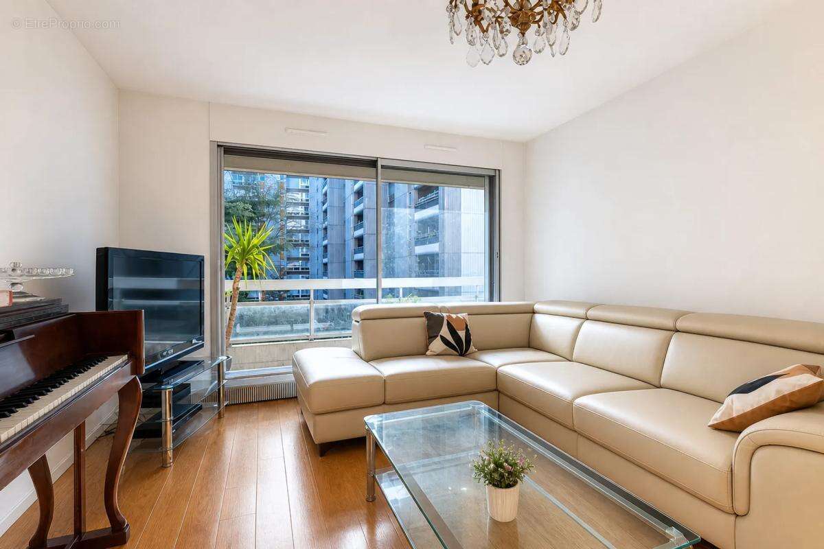 Appartement à PARIS-19E