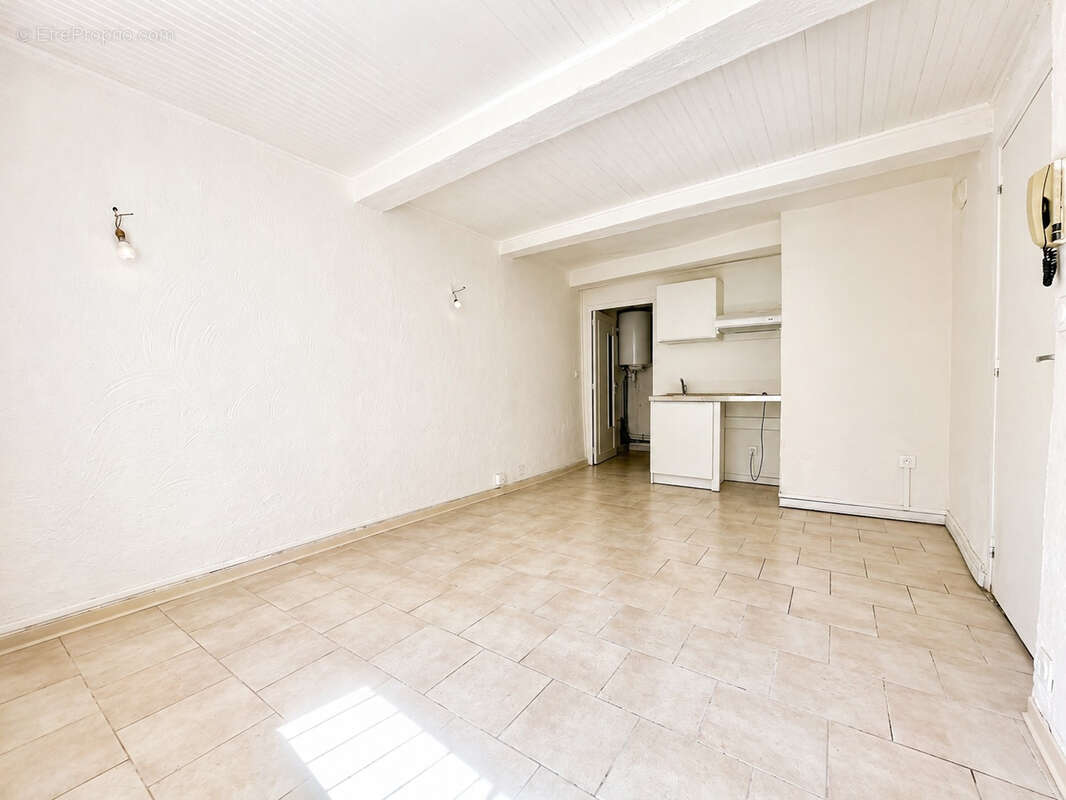 Appartement à SIX-FOURS-LES-PLAGES