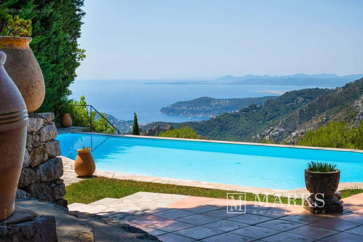 Maison à EZE