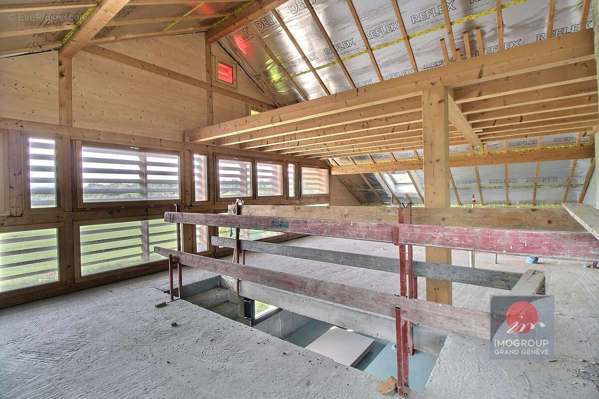 Apprtement duplex en état plateau brut  de 206 m² à Reignier - photo 11