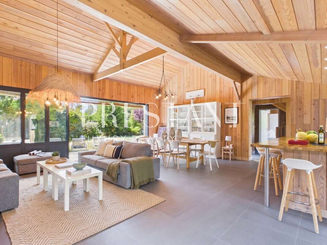 CAP FERRET  À deux pas de la jetée de Bélisaire : L'art de vivre « tout à pied » dans un quartier très recherché - photo 6