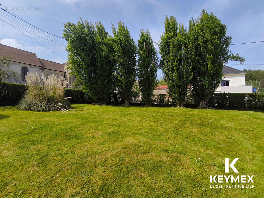 Terrain à LUZARCHES