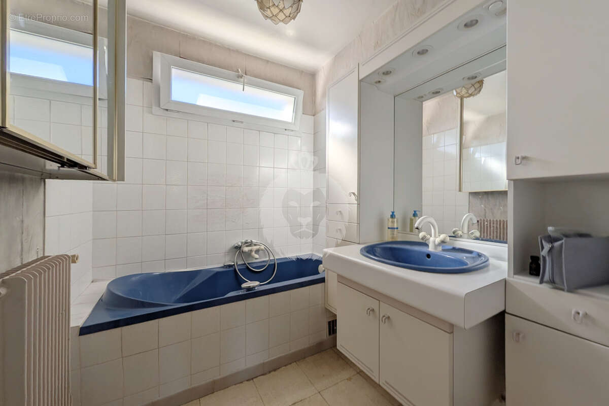 Appartement à SAINT-MAUR-DES-FOSSES