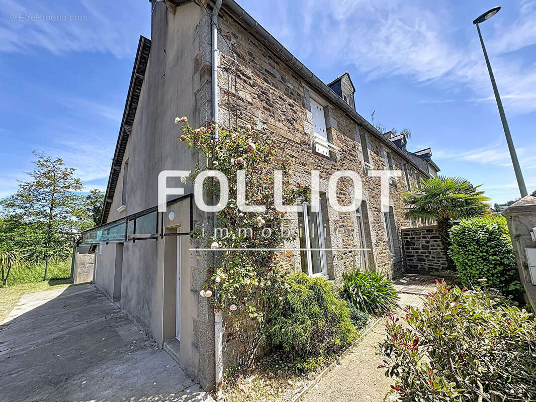 Maison à FOUGERES