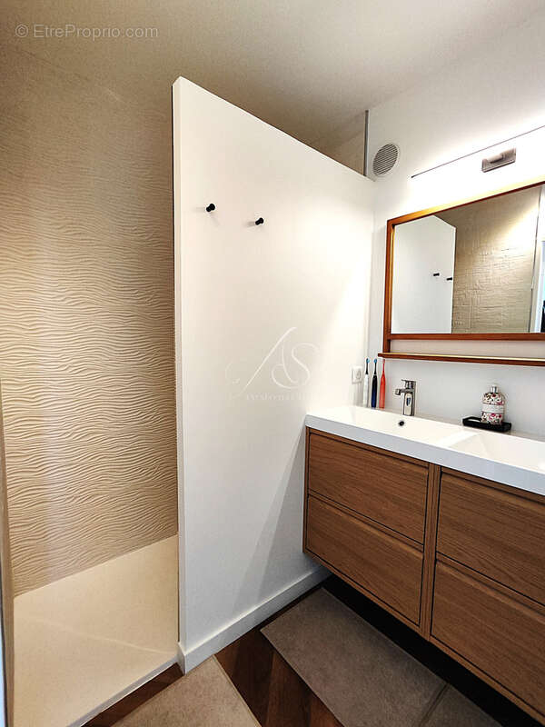 Appartement à MANDELIEU-LA-NAPOULE