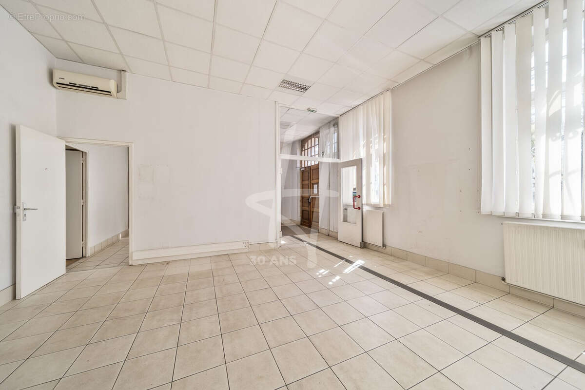 Commerce à CHATEL-SAINT-GERMAIN