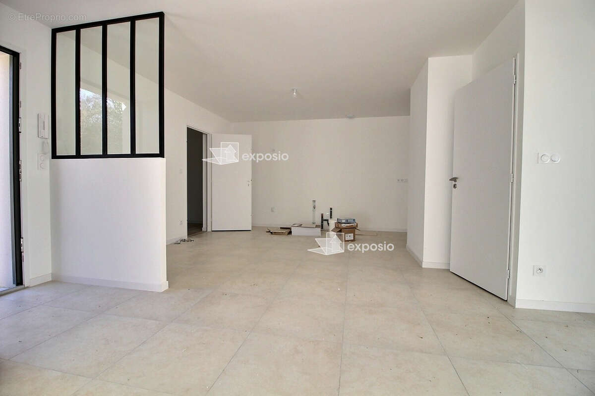 Maison neuve de plain-pied .117 m² .4 chambres . Garage . Terrain 816 m² - photo 10