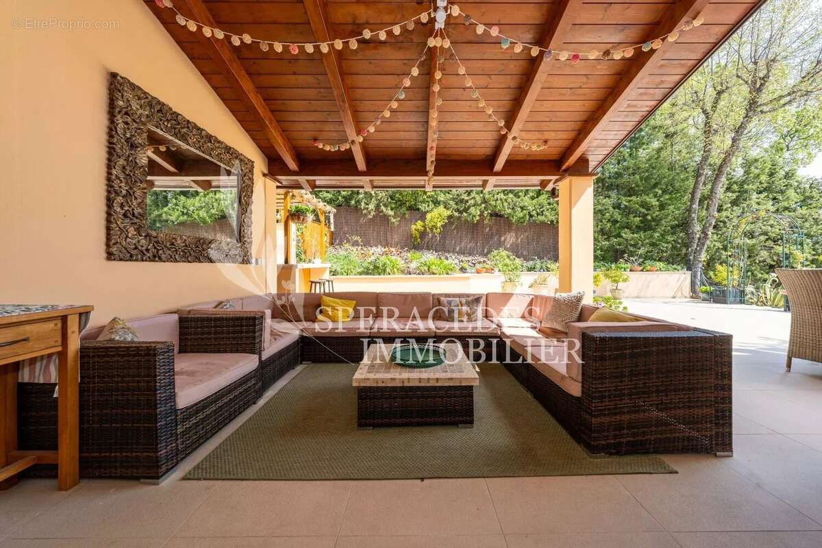 Maison à SPERACEDES