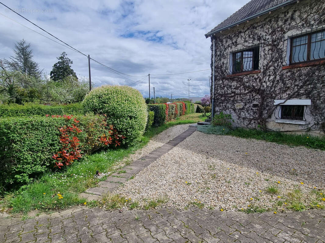 Maison à NEUVY-SAINT-SEPULCHRE