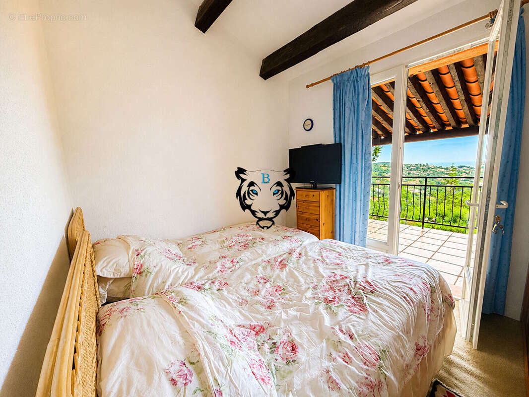 Maison à LES ISSAMBRES
